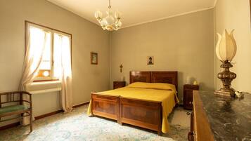 3 bedrooms, bed sheets