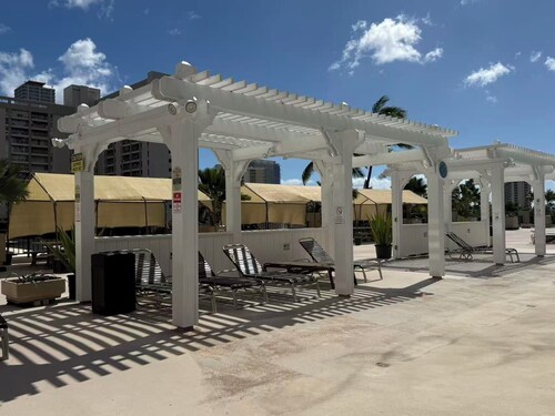 Waikiki Skyline 28th Floor Hawaiian Monarch