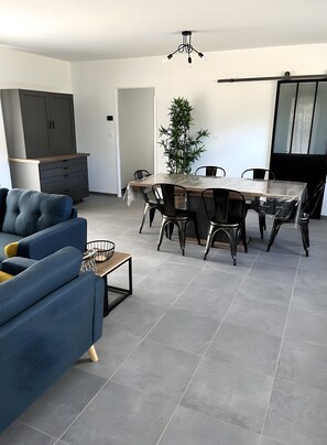 Interior - Liledou - Beautiful Single-Storey Villa with Private Pool (Berrias-et-Casteljau)