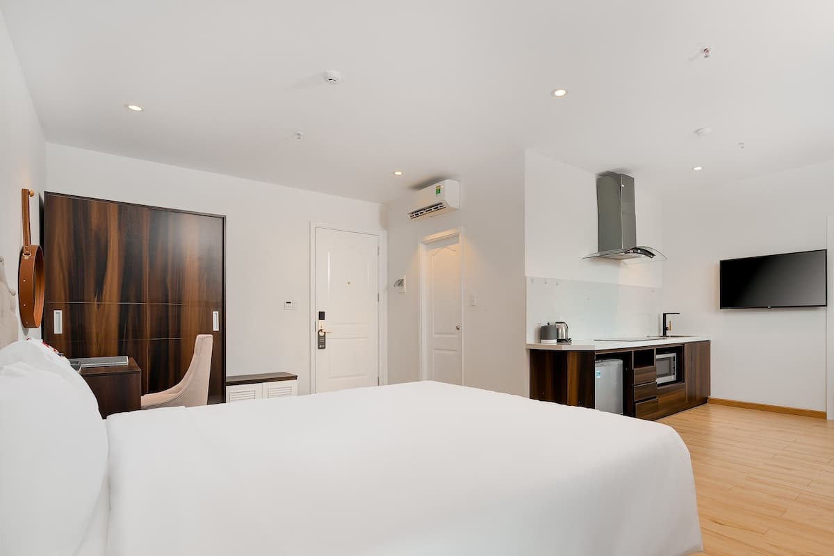 In-room safe, individually decorated, desk, blackout curtains