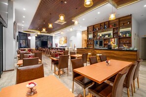 بار (في المنشاة)