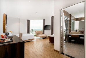 Panoramic Room - RHM Luxury Hotel and Suite  (Da Nang)