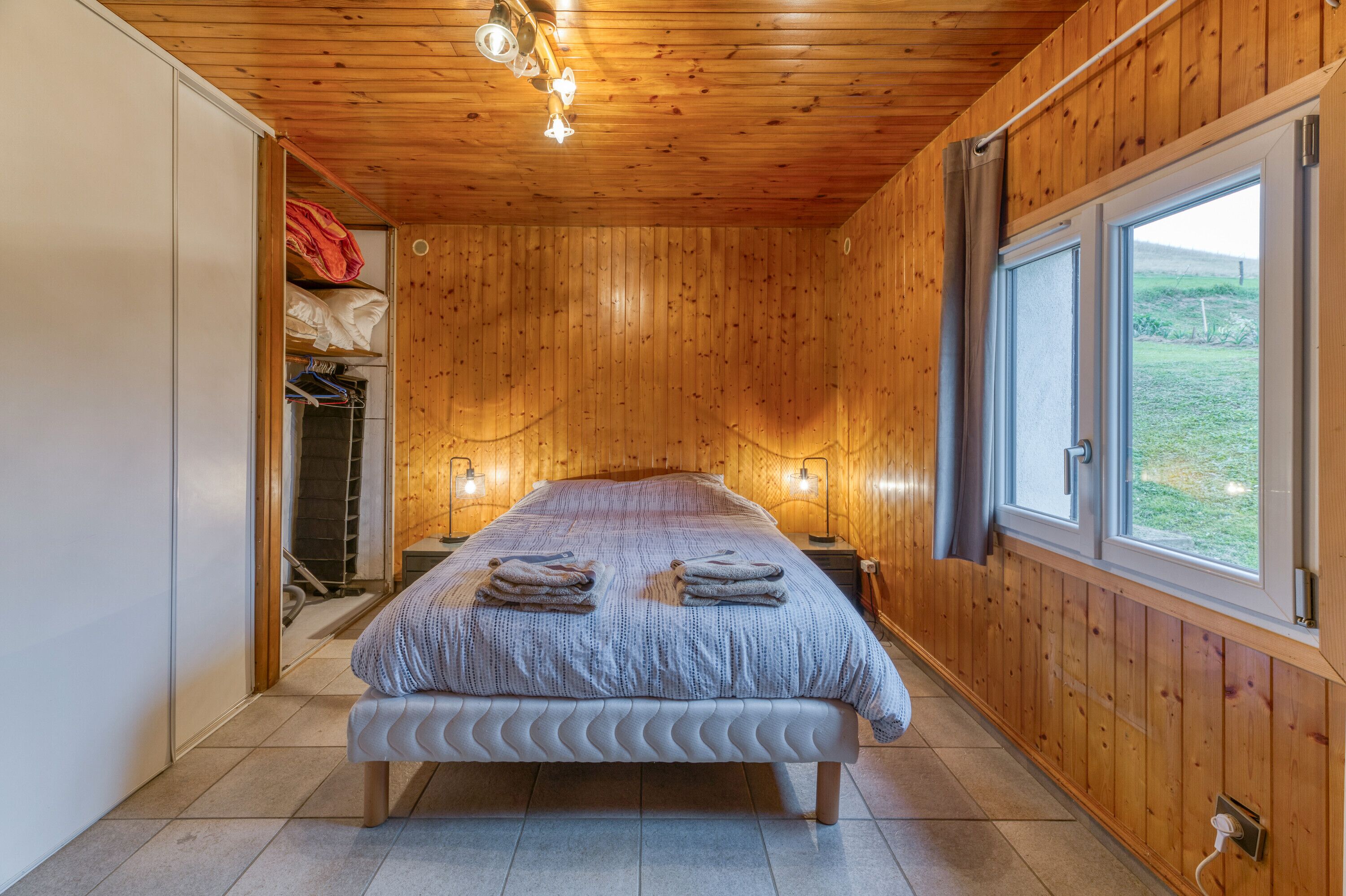 1 chambre, fer et planche à repasser, Wi-Fi, draps fournis