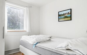 5 bedrooms, travel cot, free WiFi