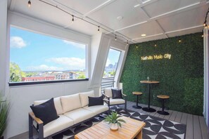 Interior - 2 Adjacent Luxury Homes Rooftop Decks & Game Rooms (Nashville)