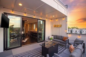 Outdoor dining - 2 Adjacent Luxury Homes Rooftop Decks & Game Rooms (Nashville)