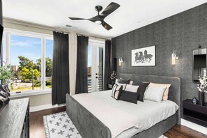 8 bedrooms, iron/ironing board, travel crib, WiFi - 2 Adjacent Luxury Homes Rooftop Decks & Game Rooms (Nashville)