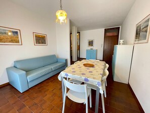 Dining room - Spacious Apartment for six Guests (Caorle)