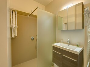 House | Bathroom