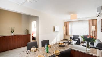 House | Dining