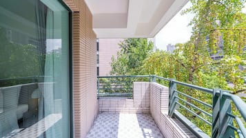 Superior Apartment, 3 Bedrooms, Balcony, City View