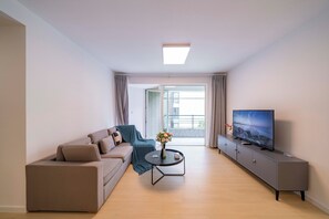 Superior Apartment, 3 Bedrooms, Balcony, City View | Living room | Smart TV - Tyms Family 3BR 2BA Residence  (Shanghai)