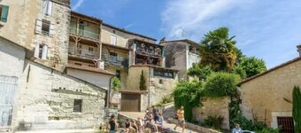 Delightful 2-bedroom townhome in Aubeterre-sur-Dronne ECHOPPE