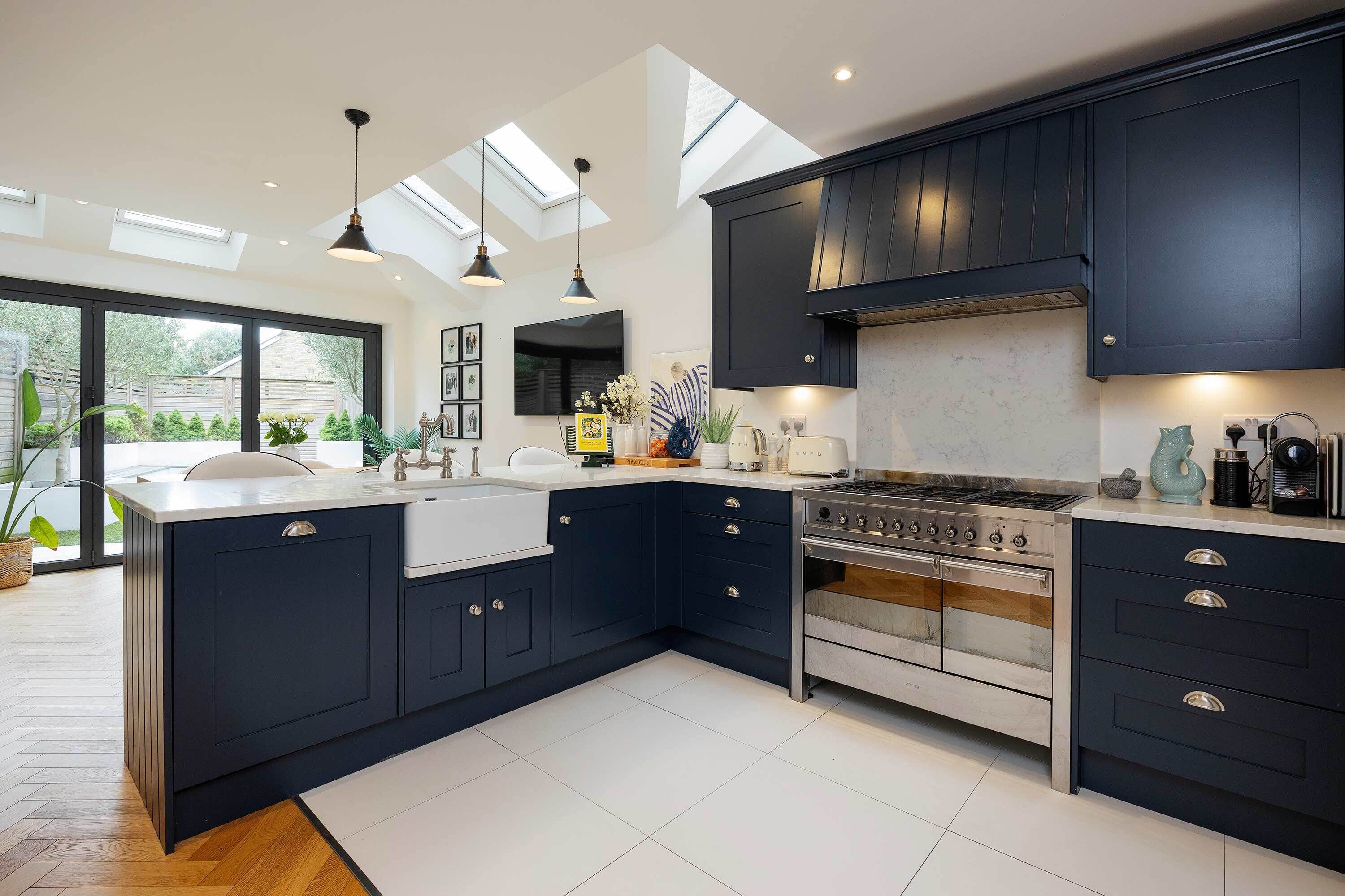 冷蔵庫、電子レンジ、食器洗い機、トースター