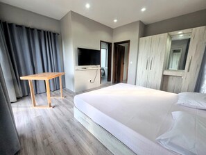 4 bedrooms, desk, iron/ironing board, free WiFi - Serenity I Villa : 4 Ensuite Bedrooms, Heated Pool Feature & Cozy Living Spaces. (Grand Baie)