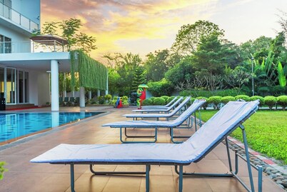 Hazari Cottage & Resort