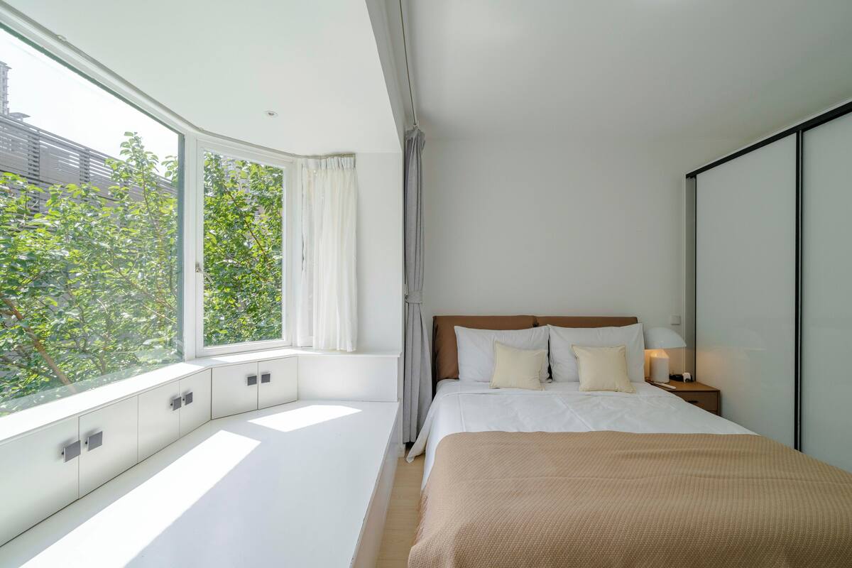 Superior Apartment, 3 Bedrooms, Balcony, City View | Iron/ironing board, free WiFi