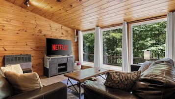 TV, peis og kontorer