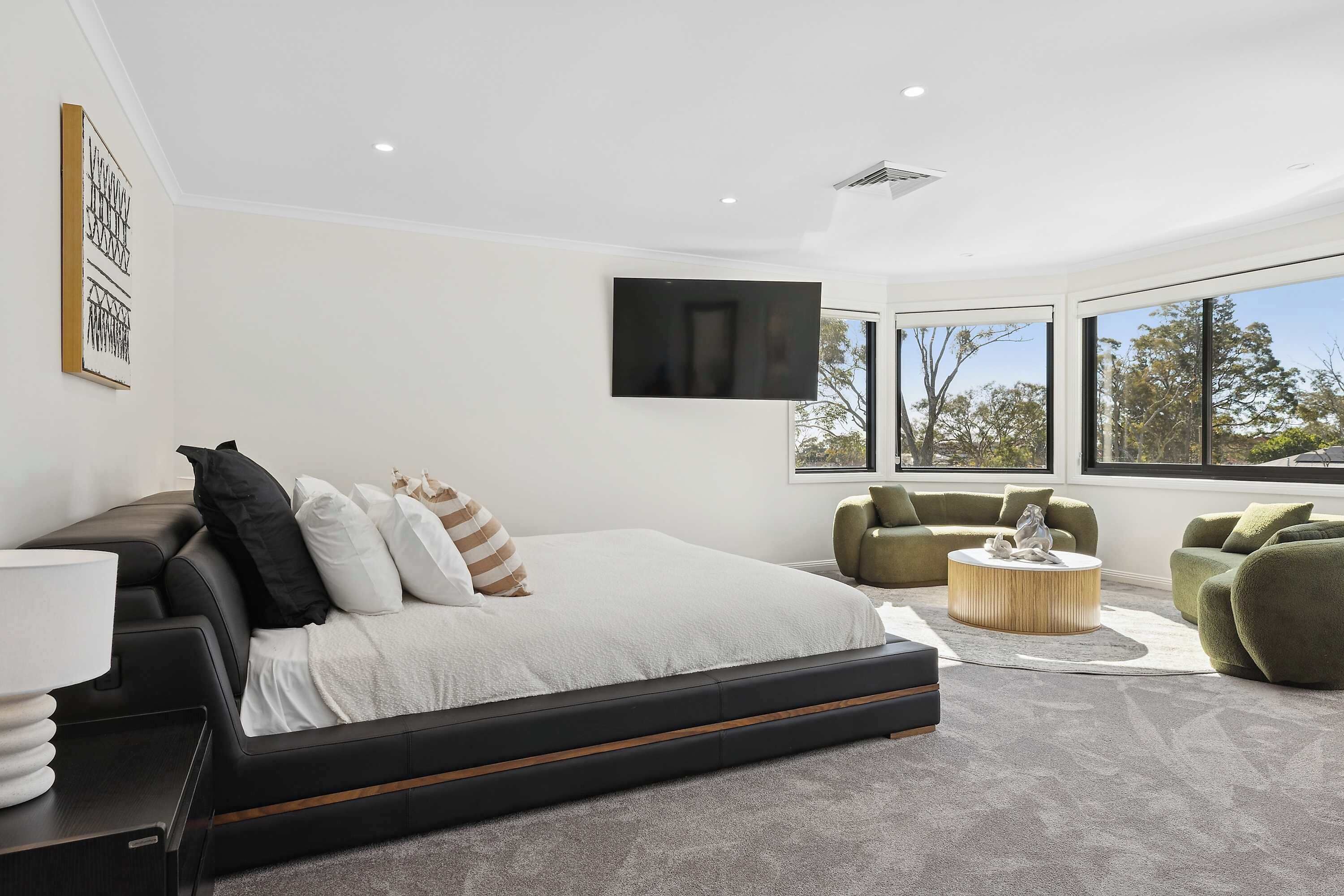 4 多间卧室、办公桌、熨斗/熨衣板、WiFi