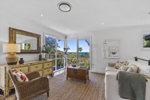 TV, offices - Paraiso Del Mar - by Coast Hosting (Copacabana)