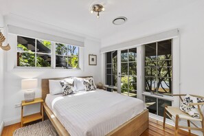 4 habitaciones, escritorio, tabla de planchar con plancha y wifi 