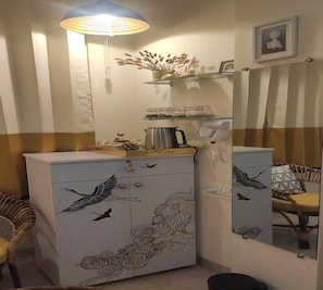 Deluxe-huone, vuoristonäköala | Työpöytä, kannettavalle tietokoneelle sopiva työtila, ilmainen Wi-Fi