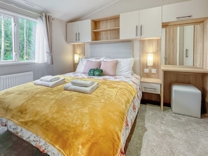 2 bedrooms, free WiFi - 2 bedroom accommodation in Edzell, near Brechin (Edzell, near Brechin)