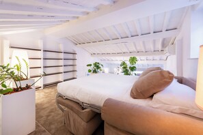 3 bedrooms, iron/ironing board, travel crib, free WiFi