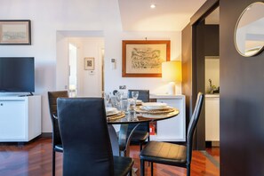 Dining - Exentia Stays -Spanish Steps Luxury Penthouse Rome (Roma)