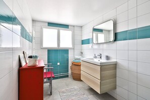 Doccia, asciugacapelli, asciugamani