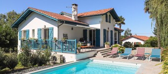 Guest Room 'Txori Etxea - Orange Room' with Pool, Terrace, Breakfast