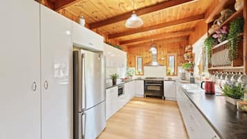 Micro-ondes, four, plaque de cuisson, lave-vaisselle