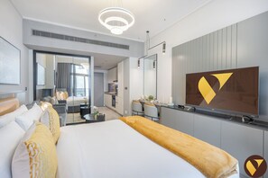 Appartement Luxe, balcon, vue piscine