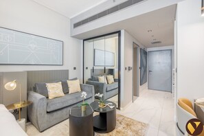 Appartement Luxe, balcon, vue piscine