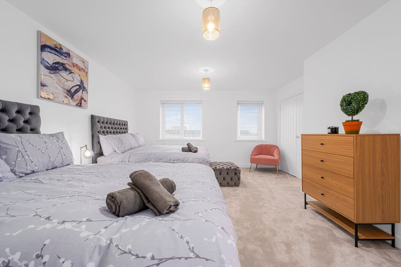 4 bedrooms, desk, iron/ironing board, travel cot