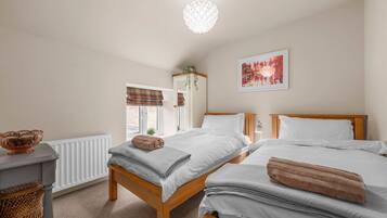 2 bedrooms, desk, iron/ironing board, travel crib