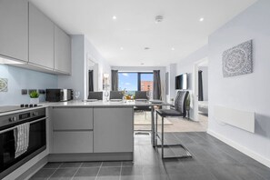 Fridge, microwave, oven, stovetop