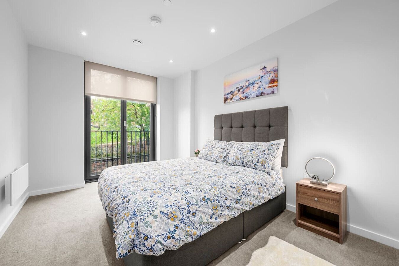 2 bedrooms, desk, iron/ironing board, travel crib