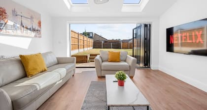 Luxurious Stylish: Modern Home