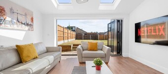 Luxurious Stylish: Modern Home