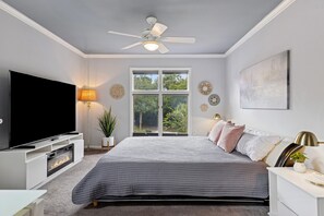 2 bedrooms, desk, iron/ironing board, free WiFi