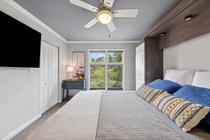 2 bedrooms, desk, iron/ironing board, free WiFi