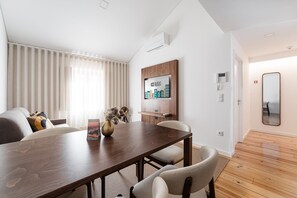 Apartment (Two-Bedroom Apartment with Balcony)