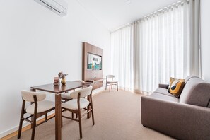 Căn hộ (One-Bedroom Apartment)