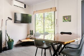 Ferienhaus, 3 Schlafzimmer, Raucher, Balkon | Esszimmer