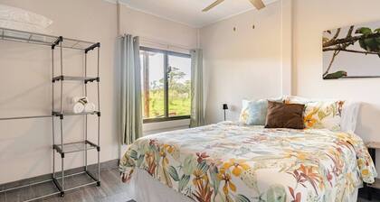Pura Vidaville - Hiker's Hideaway