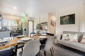 House, 3 Bedrooms, Smoking, Balcony | Dining room