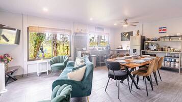 House, 3 Bedrooms, Smoking, Patio | Dining room