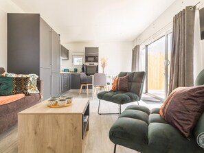 TV - Comfy mobile home with terrace and pets allowed in Saint-Lô (Saint-Lô)