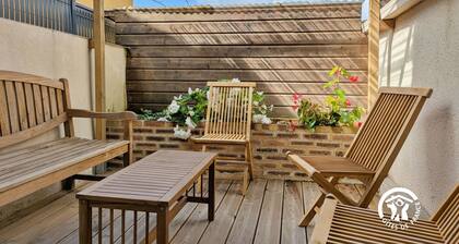 Gßte La Maison du Bourg avec Terrasse et Parking, 4 Personnes à Louverné